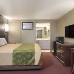 SuperLodge Pittsburgh I-79