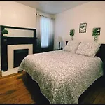 Lovely 2Br W Office Space - King Bed & Alexa