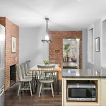Stylish 4 Bedroom Loft Home, North Shore, City Skyline View Close To Nhl, Nfl