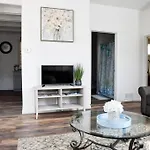 Perfect Pittsburgh Home Close To City & Airport