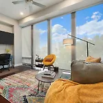 Hostwise Stays - Free Garage Parking, Gym, City Views!