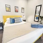 Hostwise Stays - The Washington At Chatham - Free Parking, Private Gym, Skyline Views!
