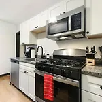 Hostwise Stays - Pet Friendly Butler St Apt, Ground Floor With Private Entrance