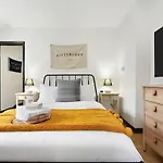 Hostwise Stays - Prime Butler St Location - Lower Lawrenceville
