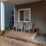 Beautiful One Bedroom City Oasis