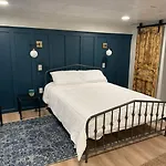 Modern & Chic Xl Studio W Ez City Airport Access