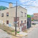 Trendy & Hip South Side Studio Walk To Downtown