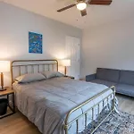 Urban Oasis Easy City Access Brand New