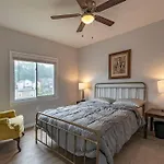 Urban Oasis Easy City Access Brand New