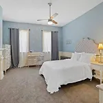 Historical 3 Bedroom Home In The Heart Of The City