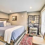 Pittsburgh Home Walkable Location!