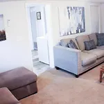 California Ave - 2 Bedroom - Home Away From Home!