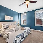 New! High-End Manchester Home W/ A Hot Tub
