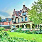 The Elliott Hotel At Highland Park By Luxe Pgh