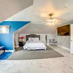 Pittsburgh Vacation Rental About 6 Mi To Downtown!