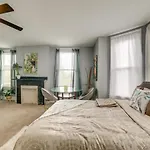 Pittsburgh Vacation Rental About 6 Mi To Downtown!