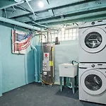 Oakland/University @F Spacious And Quiet Private Bedroom With Shared Bathroom