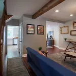 Light And Bright Renovated Farmhouse In The City