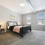 Free Parking, Walk Everywhere, 2 Private Bathrooms