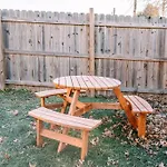 Free Parking - High Speed Internet - Yard