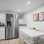 Shadyside, Pittsburgh, Modern And Quiet 1 Bedroom Unit1 With Free Parking