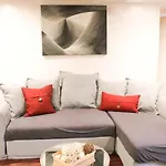 1 Bed Apt - Amazing Location 1 Block To Carson St