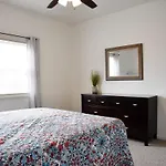Cozy & Family Friendly Pittsburgh Home Sleeps 6