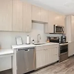Cozysuites Modern 1Br, Lawrenceville