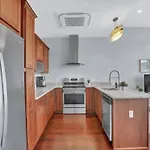 Cozysuites Posh 1Br, Ppg Paints Arena, Pitts