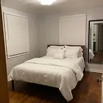 Cozy 4 Bd House In Pitt