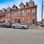 Idyllic Pittsburgh Row House, 3 Mi To Downtown!