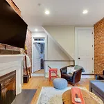 Idyllic Pittsburgh Row House, 3 Mi To Downtown!