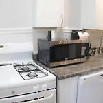 Massive 4 Bed House-Short Walk To Amazing View