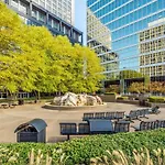 Cozysuites Roomy 1Br, Ppg Paints Arena, Pitts