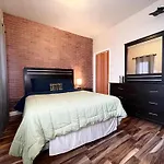 Grammy\'S House- Downtown Pittsburgh Apartments