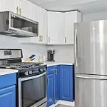 3Br Charming Home With Fireplace