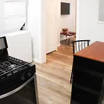 2Br - Parking - 5 Min To North Shore!