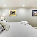 Shadyside House - 100 Feet To Walnut Street!