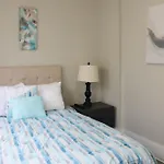 Comfy 3 Bedroom - Family Friendly Apt - City Access