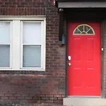 Comfy 3 Bedroom - Family Friendly Apt - City Access