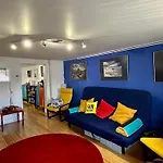 Unique Artsy 2 Bdrm Apt 1.5 Mi From Downtown