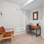 Two Private Rooms On Arch Street
