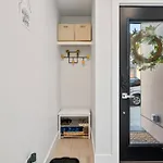 Two Private Rooms On Arch Street