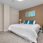 2Br Downtown Apartment With Gym & Deck