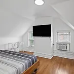 Shadyside, Central 3B Modern And Stylish Private Bedroom With Shared Bathroom And Free Parking