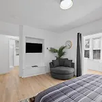 Shadyside, Central !5 Stylish And Bright Studio With Free Parking