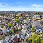 Shadyside, Central !5 Stylish And Bright Studio With Free Parking