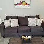 Private 3 Bdrm Apt Spacious And Convenient