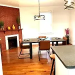 2 Bedroom Apt - Stylish, Modern, And Convenient!