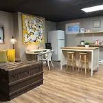 Crew Housing Sleeps 28 7Br With 15 Beds And 4 Baths